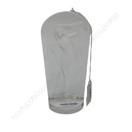 LALIQUE 1990 SOCIETY of AMERICA 'HESTIA' CRYSTAL PAPERWEIGHT, H. 140mm, SIGNED 