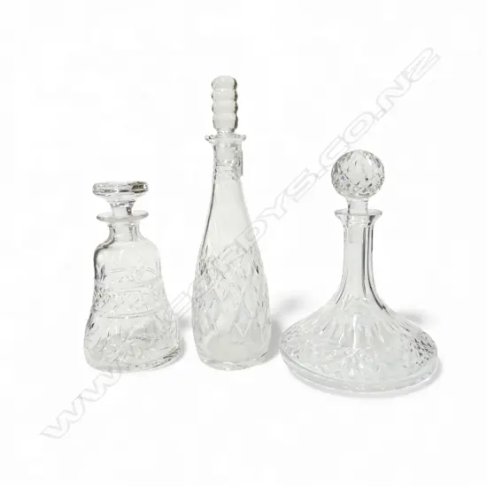 3 CRYSTAL DECANTERS H.330mm