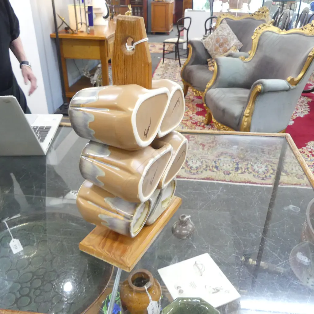 RODOLFO PADILLA (MEXICO) 6 MUGS ON A WOODEN MUG TREE Image 1++