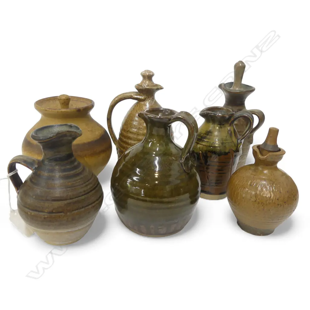 7 SML NZ STUDIO POTTERY PIECES Image 1++