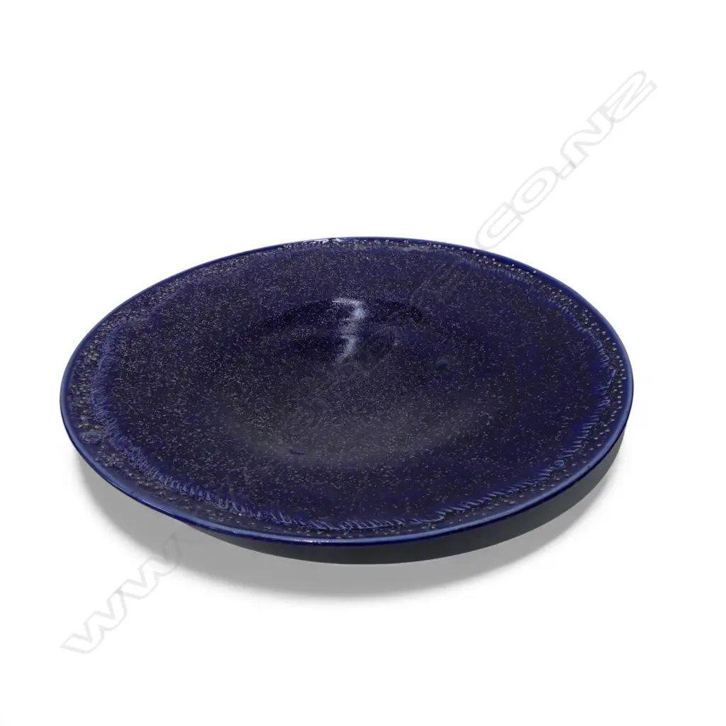 KEUM SUN LEE FOOTED PLATE, MOTTLED NAVY GLAZE, Dia.300mm Image 1++