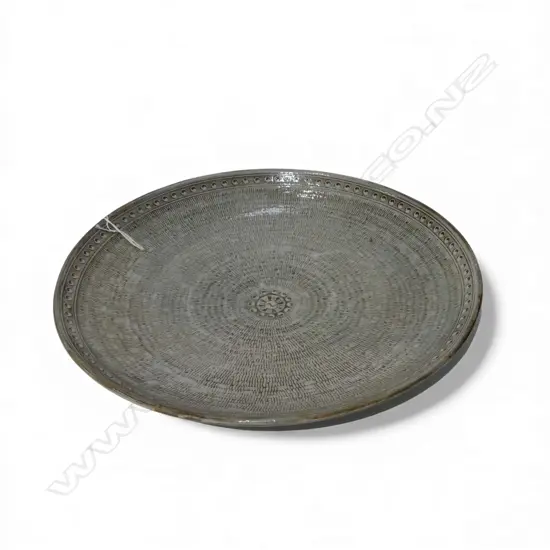 KEUM SUN LEE TERRACOTTA CHARGER w DETAILED DESIGN, Dia.360mm