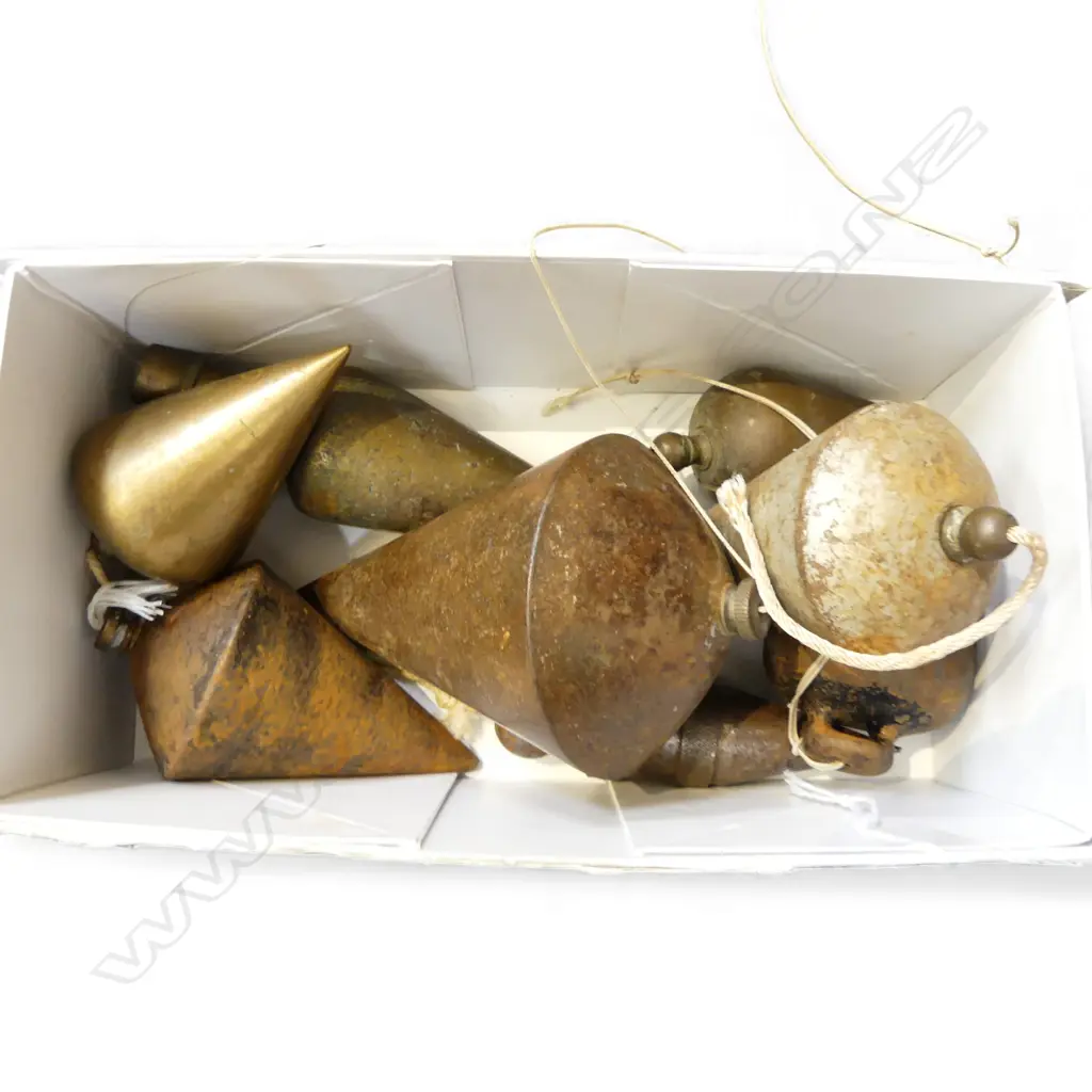 8 BUILDERS VINTAGE PLUMB BOBS: 2 BRASS + 6 STEEL Image 1++