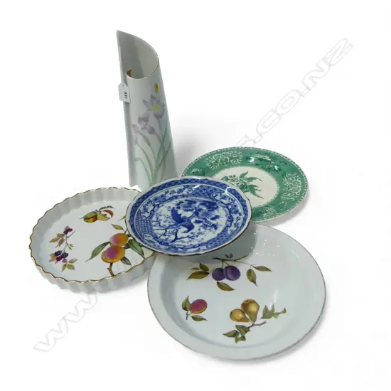5 PCES CHINA; 2 ROYAL WORCESTER EVESHAM DISHES 270mm dia, YAMAJI JAPAN VASE H.320mm, 2 PLATES