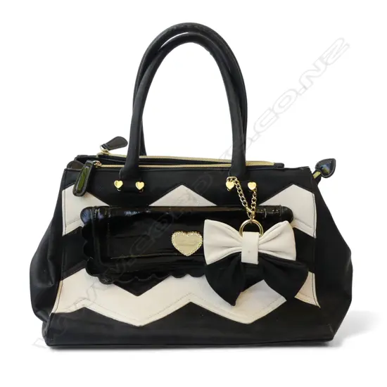 BETSEY JOHNSON CROSSBODY BAG/ HANDBAG FAULTS 360mm X 240 mm