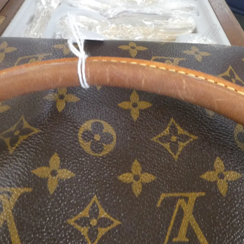 LOUIS VUITTON LOOPING GM HAND BAG... Image 1++