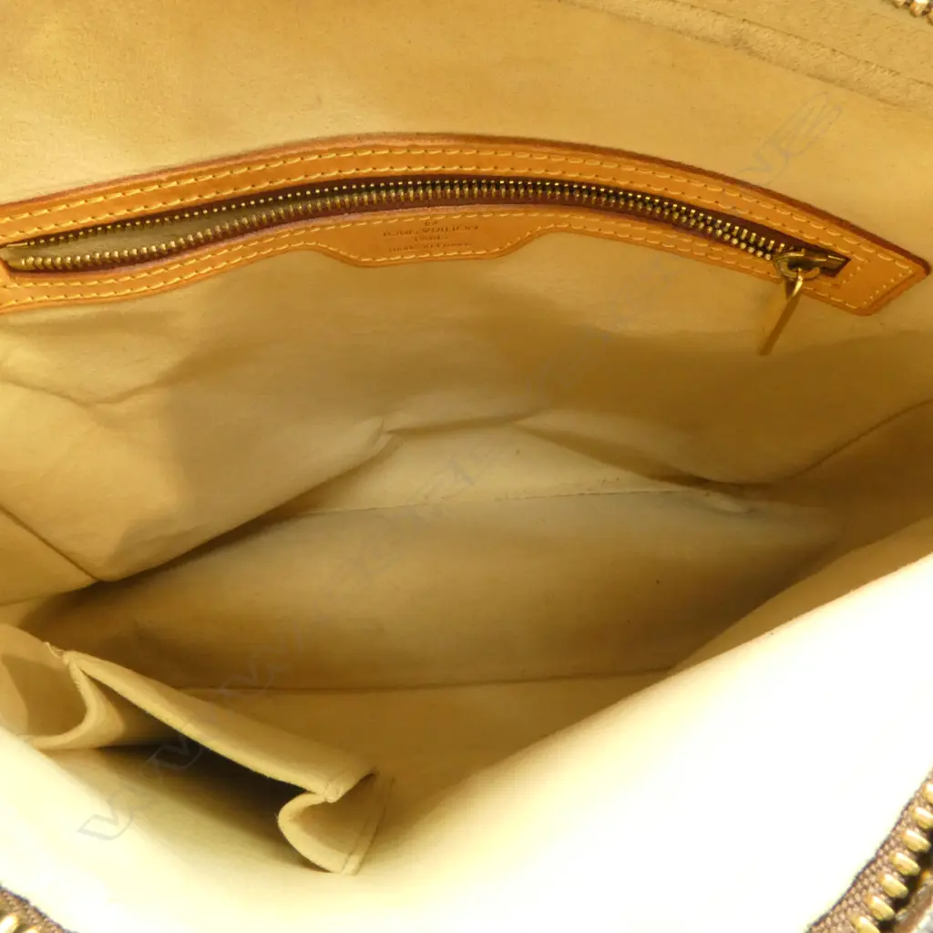 LOUIS VUITTON LOOPING GM HAND BAG... Image 1++