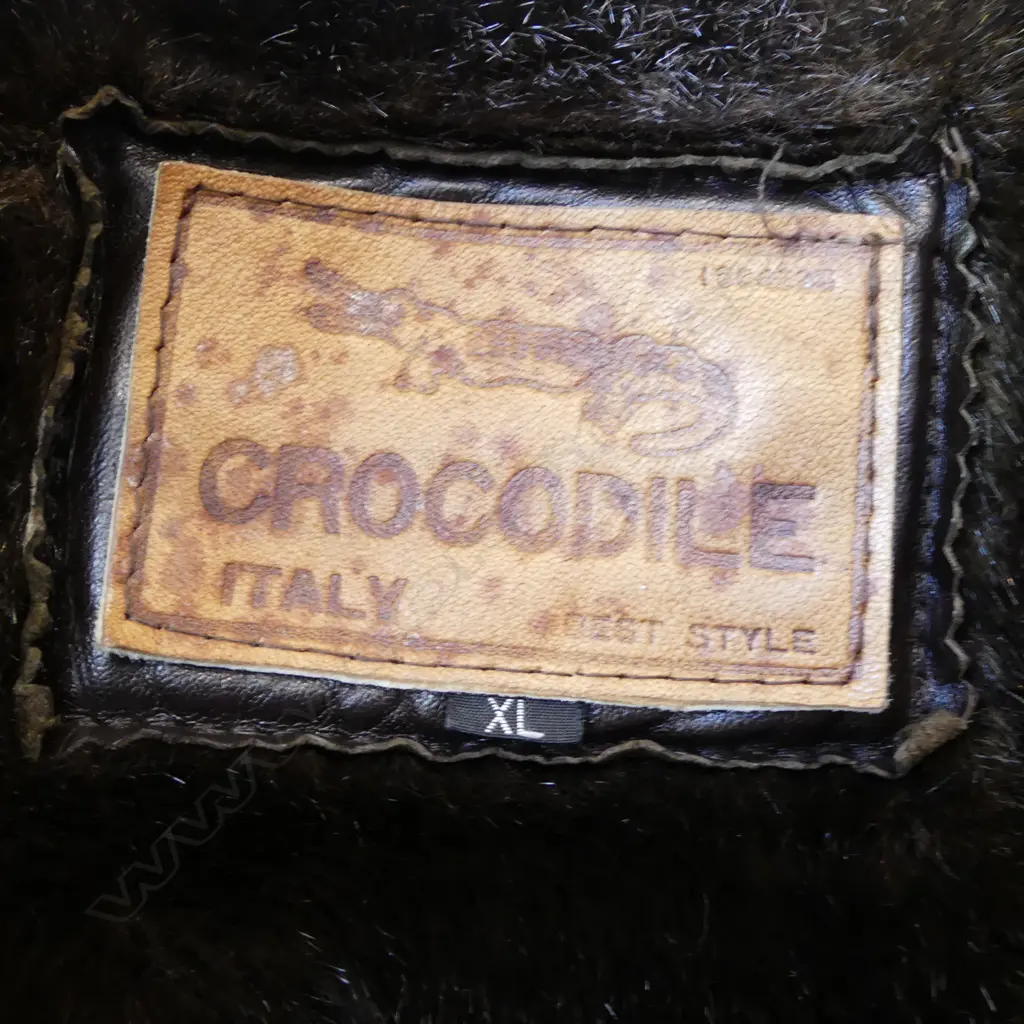 VINTAGE DARK BROWN LEATHER JACKET faux fur lined. SIZE XL Image 1++