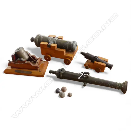4 BRONZE CANONS; 3 ON WOODEN BASES, OTHER L.285mm + 4 CANON BALLS
