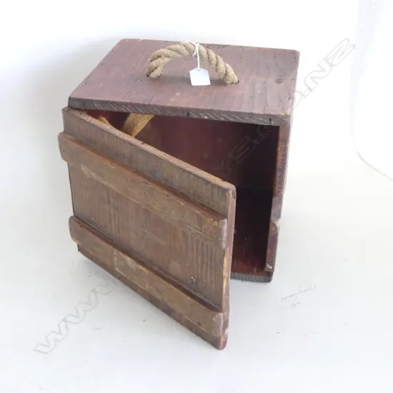 WOODEN CUBE BOX W.285mm