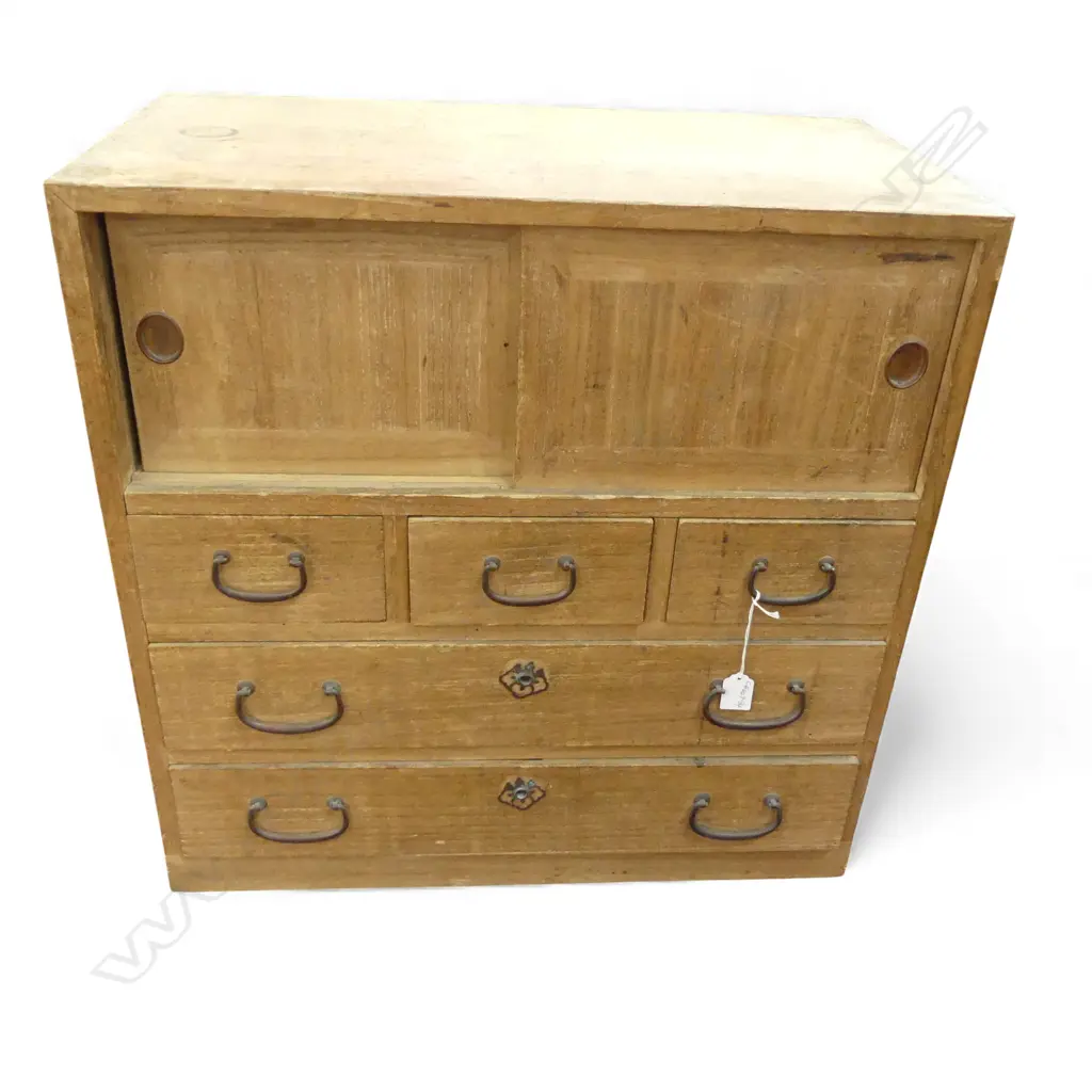 Vintage small Japanese collector's chest. Early 20thC pr doors + 5 drawers. H.605mm. Image 1++