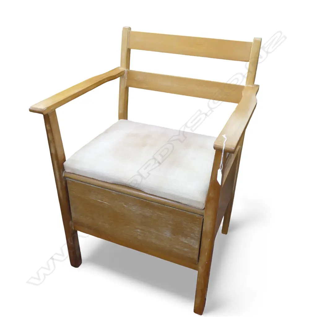 COMMODE ARMCHAIR Image 1++