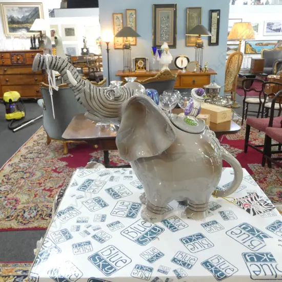 BOXED ELEPHANT NOVELTY TEAPOT H.255mm