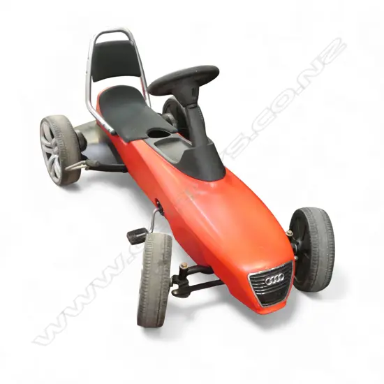 AUDI PEDDLE CAR L.1150mm