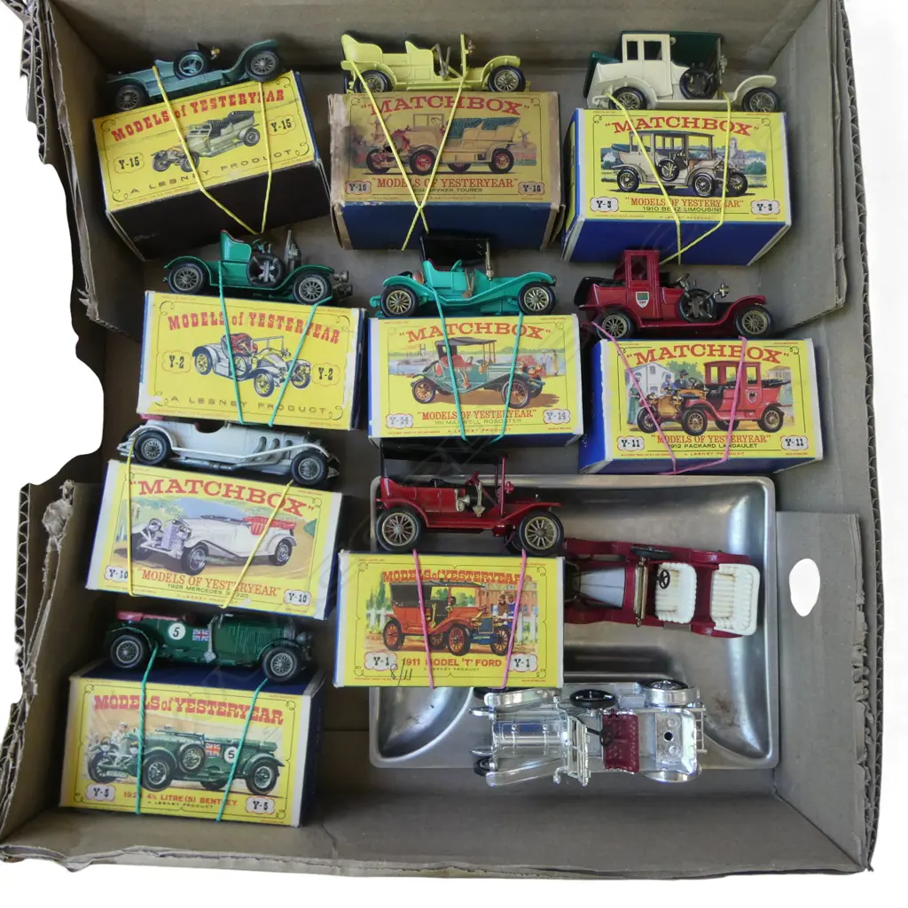 11 MATCHBOX MODELS OF YESTERYEAR mostly w. box Image 1++