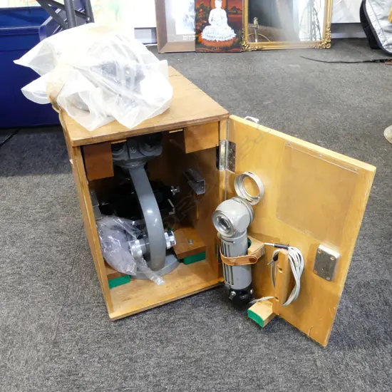 CASED MICROSCOPE H.425mm