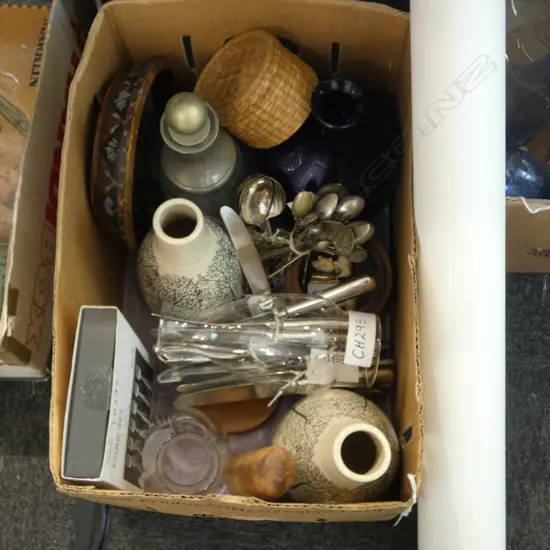 CUTLERY, DECANTER, PR VASES ETC