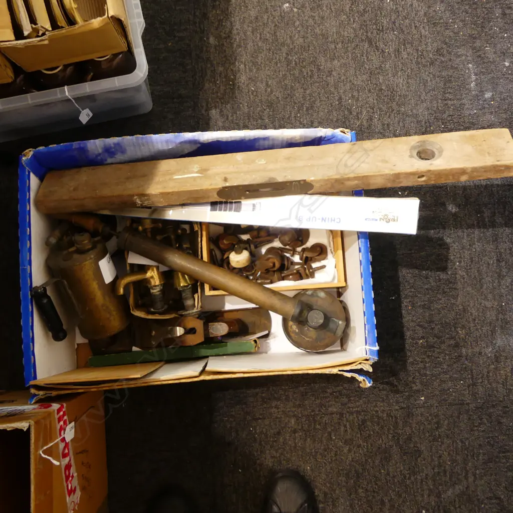 ASST. TOOLS & HARDWARE; CASTORS, TAPS, LEVEL, CHIN-UP BAR ETC Image 1++