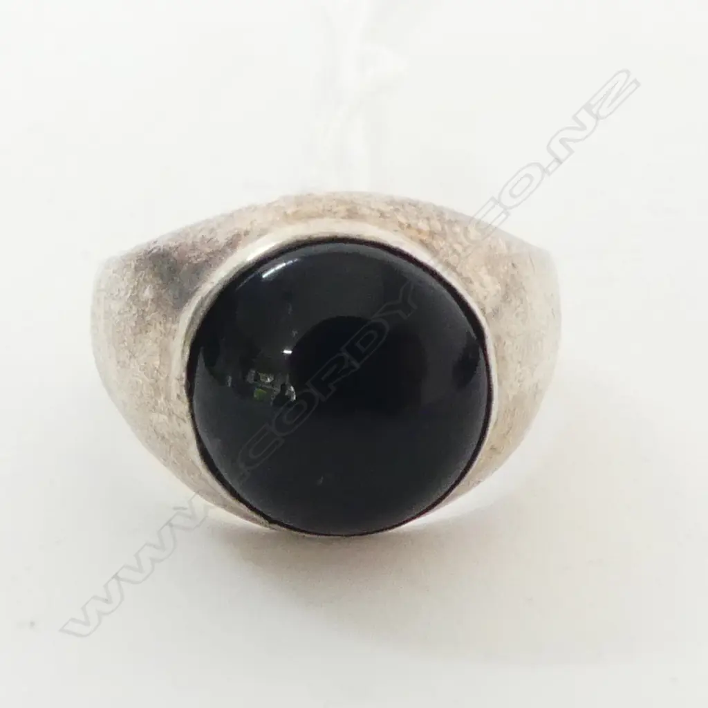 STG SILVER & ONYX RING size S Image 1++
