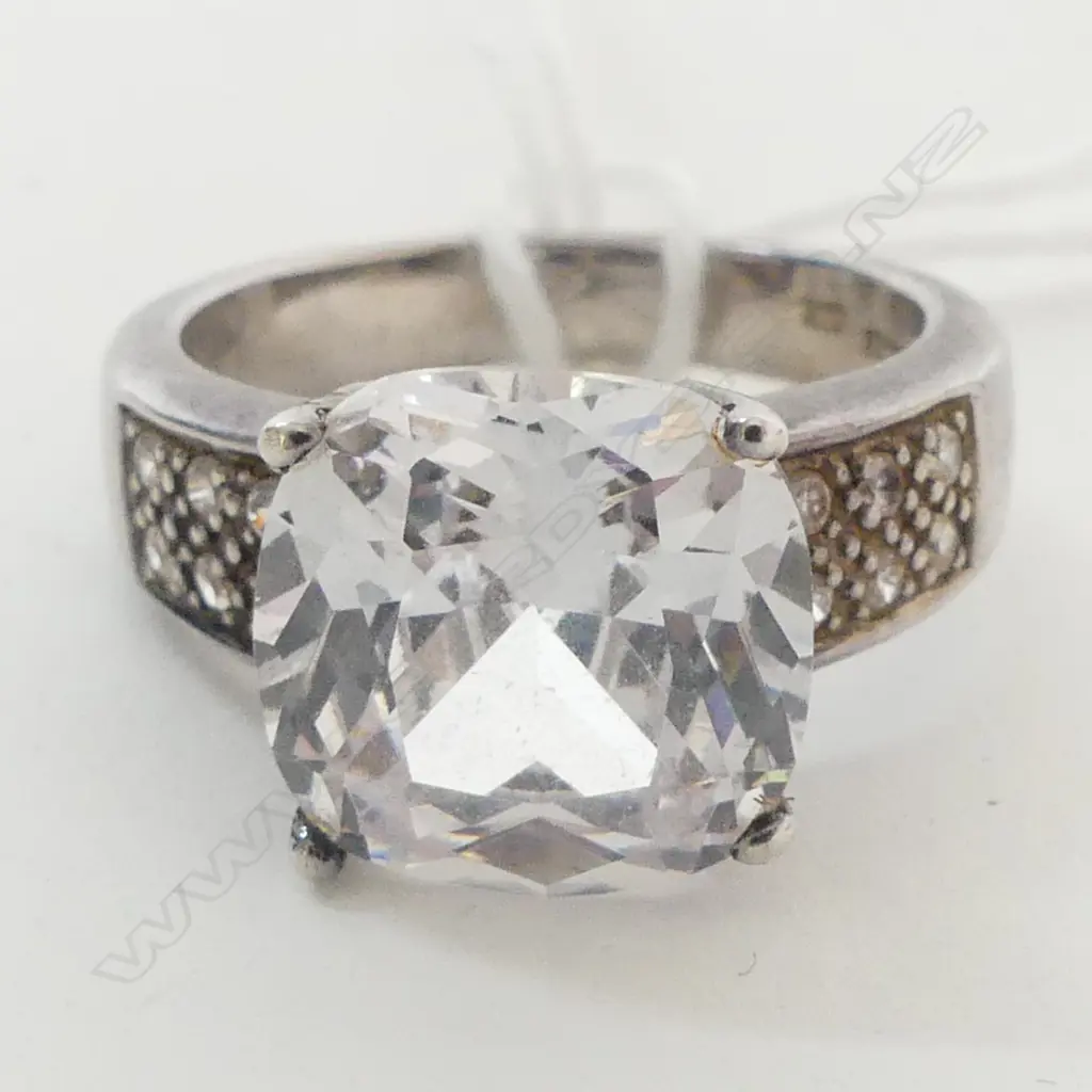 STG SILVER & CZ SOLITAIRE RING SIZE R Image 1++
