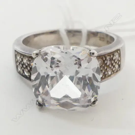 STG SILVER & CZ SOLITAIRE RING SIZE R