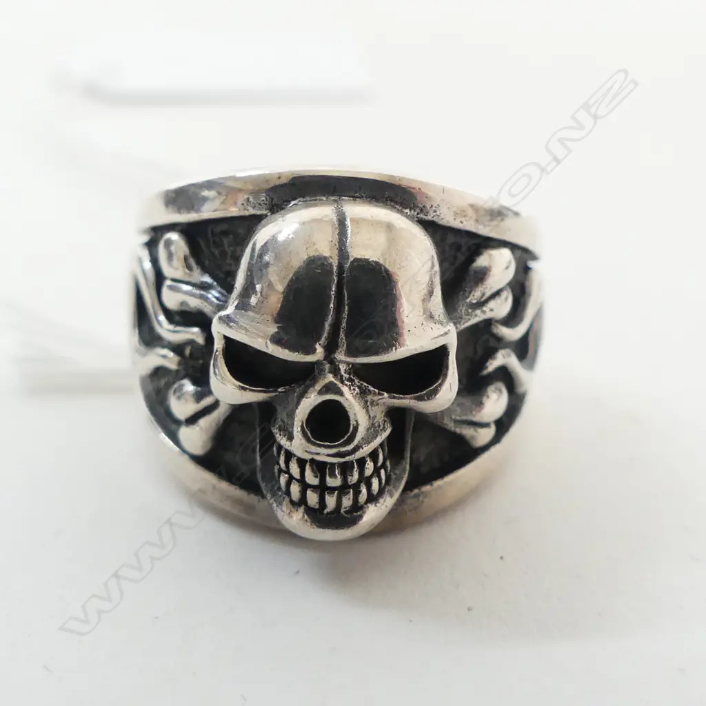 STG SILVER SKULL RING SIZE R Image 1++