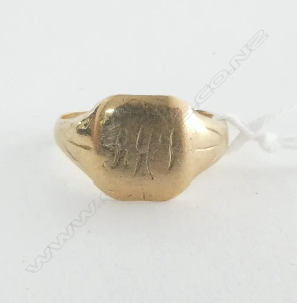 9ct YELLOW GOLD SIGNET RING 4.16gms size T (Hallmarked Birmingham W) Image 1++