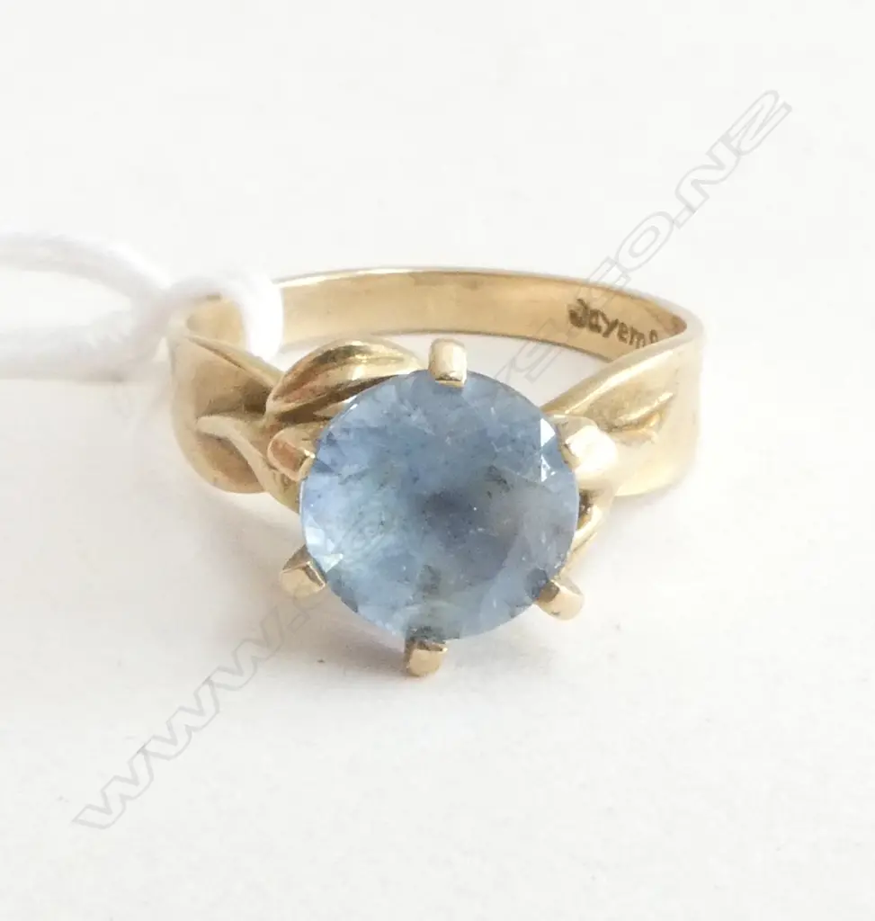 Jayem 9ct YELLOW GOLD & PALE BLUE STONE RING 3,52gms SIZE N Image 1++