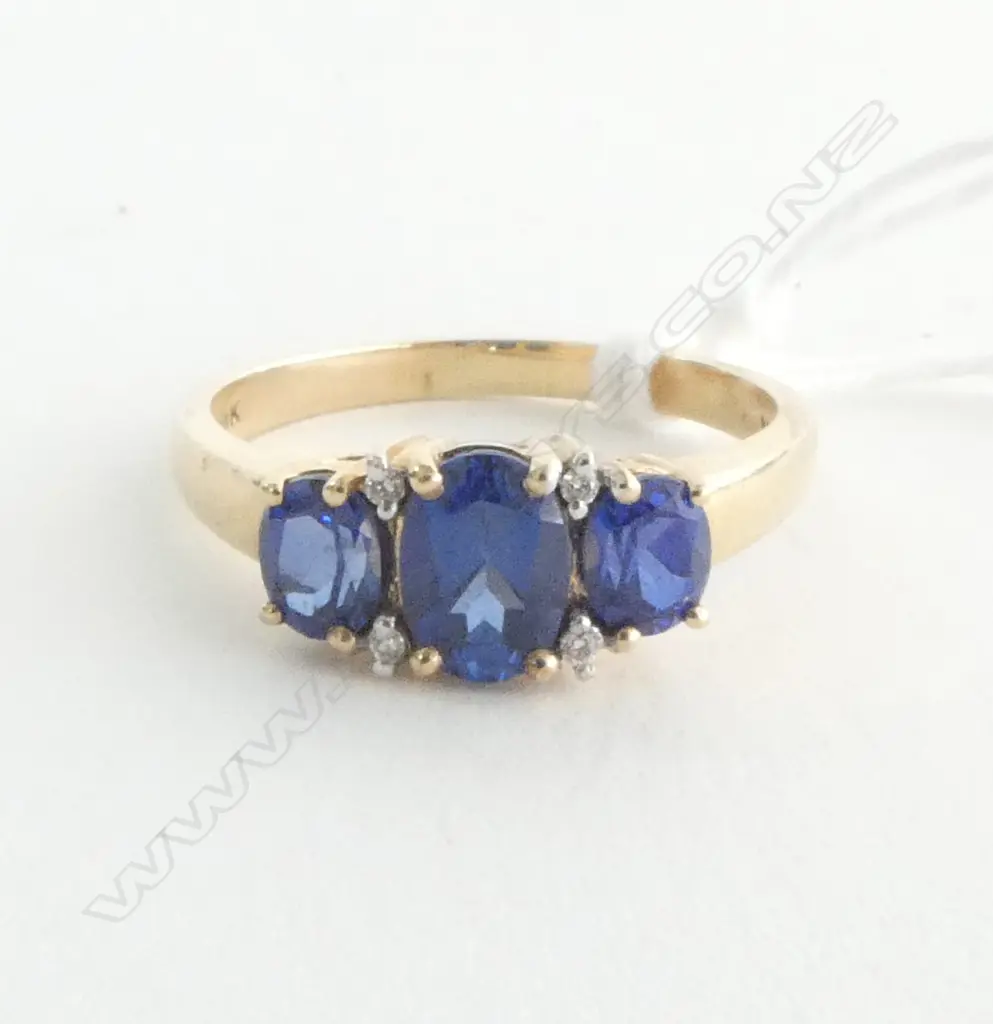 10ct 3 BLUE STONE & DIAMOND RING 3.2gms SIZE S Image 1++