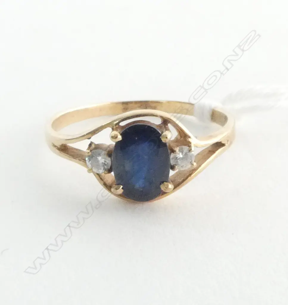 9ct Y/GOLD SAPPHIRE & WHITE STONE RING 1.84gms SIZE Q Image 1++