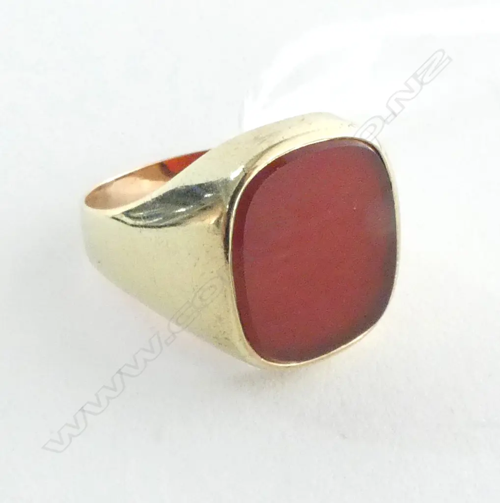 8CT GOLD SIGNET RING, 5.2grms SIZE T Image 1++