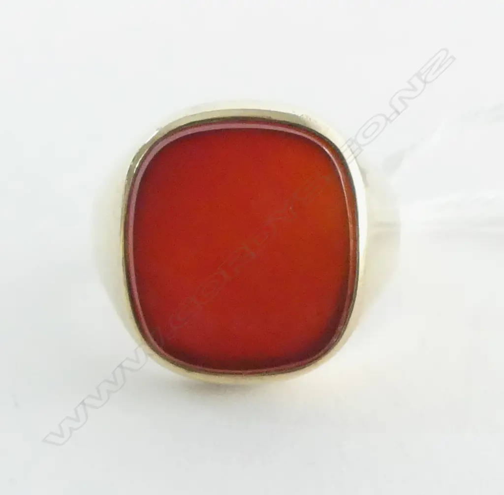 8CT GOLD SIGNET RING, 5.2grms SIZE T Image 1++