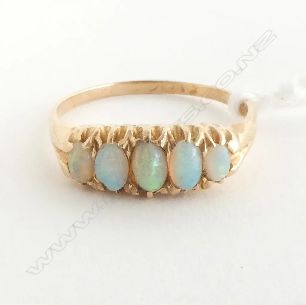 ESTATE 18ct GOLD & 5 CABOCHON OPAL RING 3.68gms SIZE S Image 1++