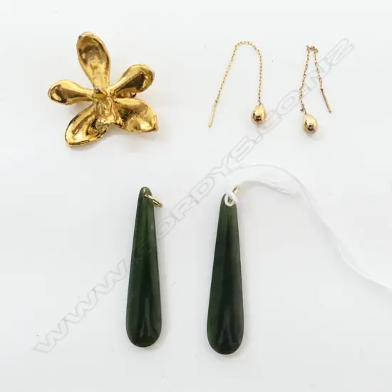PR KURU GREENSTONE EARRINGS, PR GOLD PENDANT EARINGS & GOLD PLATED ORCHID BROOCH (REPAIRED)
