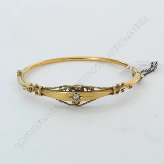 EDWARDIAN 15ct Y/GOLD w CENTRAL DIAMOND HINGED BANGLE 7.35gms