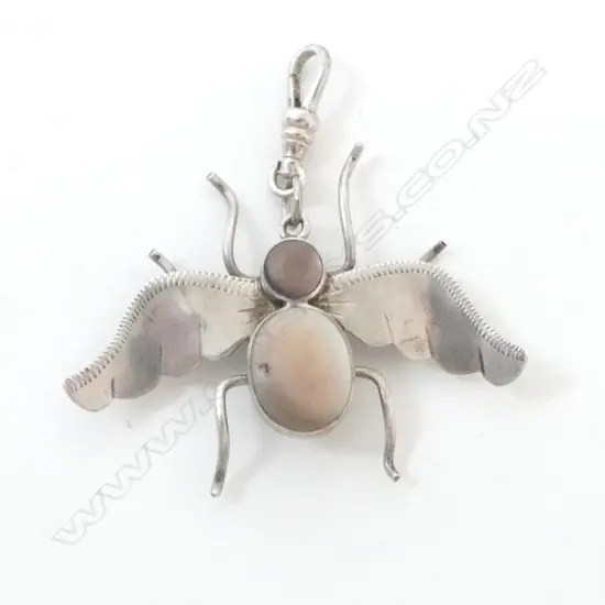 MOP & STG SILVER BEETLE PENDANT 8.43gms