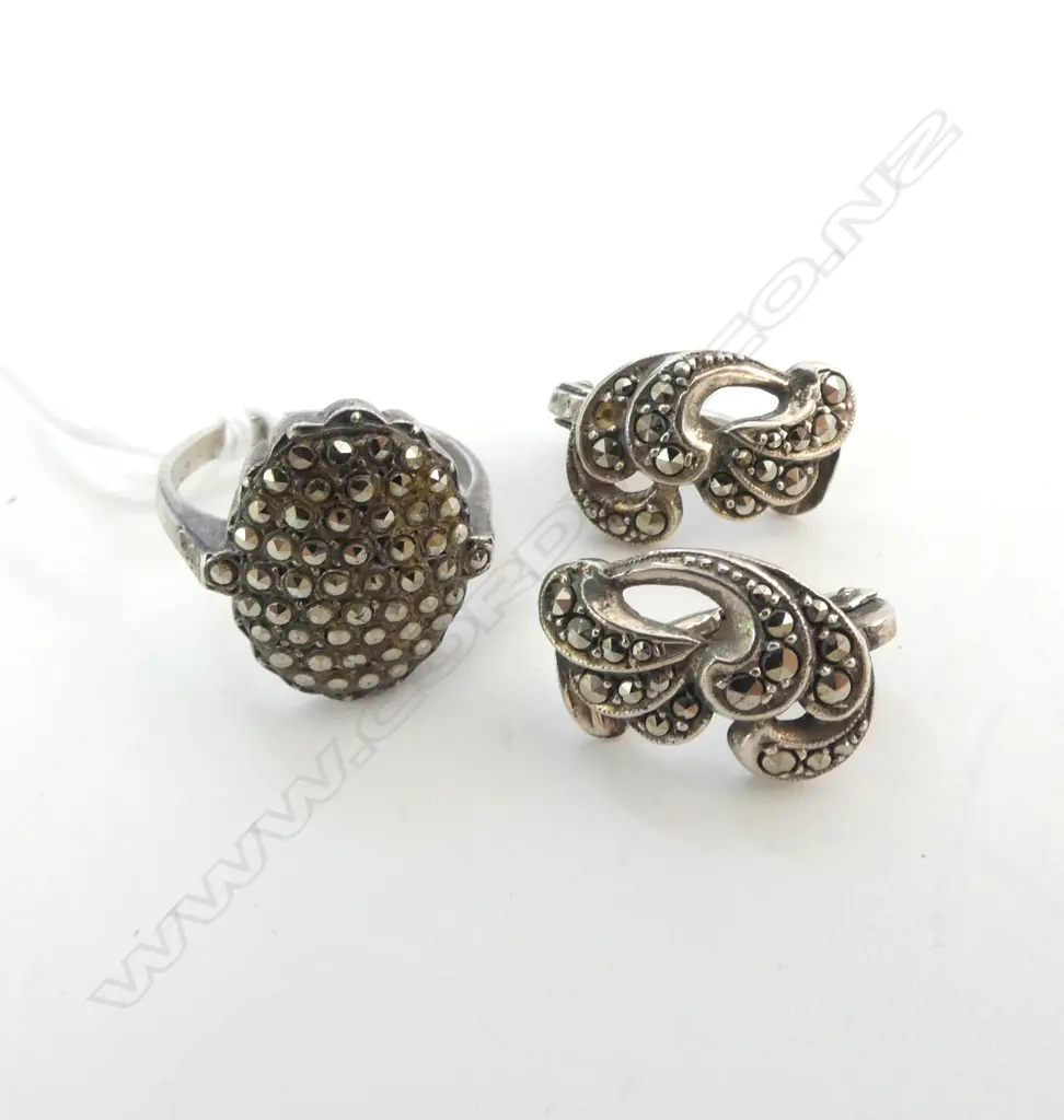 STG SILVER & MARCASITE RING SIZE L w. MATCHING PR CLIP ON EARINGS Image 1++