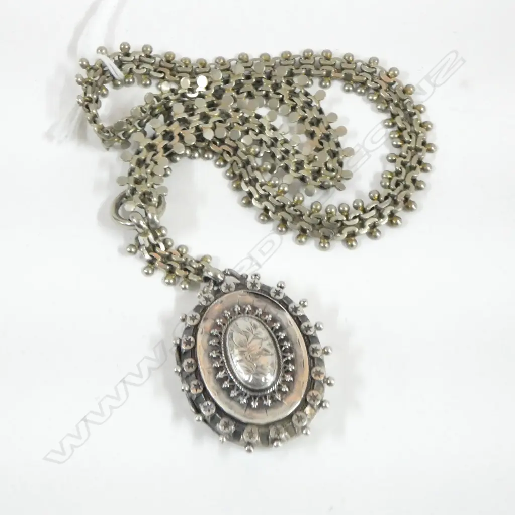 NECKLACE w. STG SILVER PENDANT Image 1++