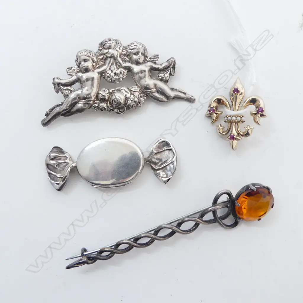 STG SILVER LOLLY FORM LOCKET, STG FLEUR DE LIS PIN, METAL CHERUB BROOCH, & COSTIME BAR BROOCH (STG 12.79gms) Image 1++