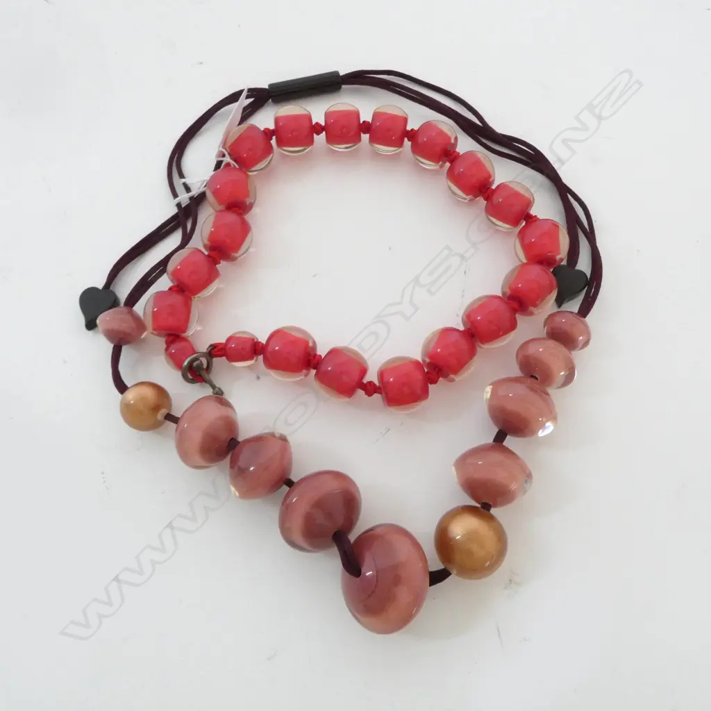 2 LARGE FASHION BEAD NECKALCES Image 1++