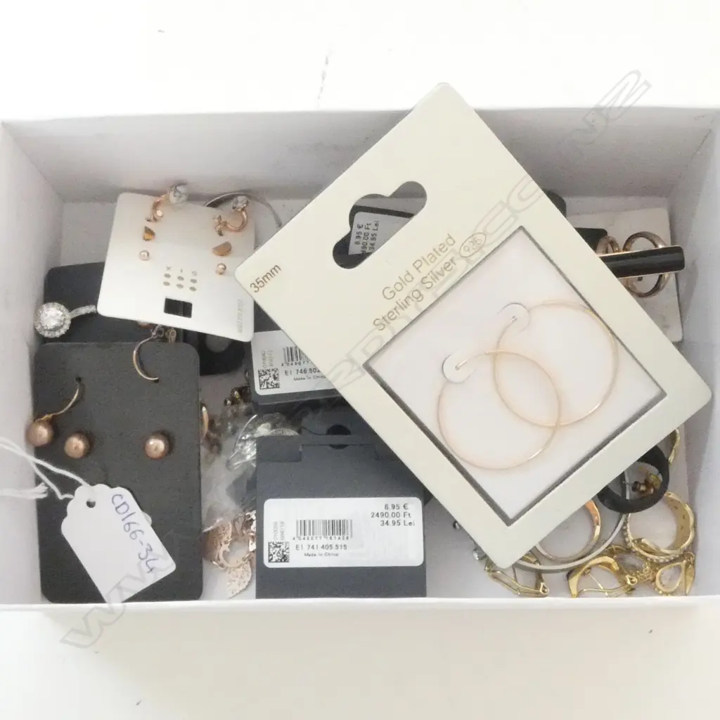 ASST COSTUME JEWELLERY  Image 1++