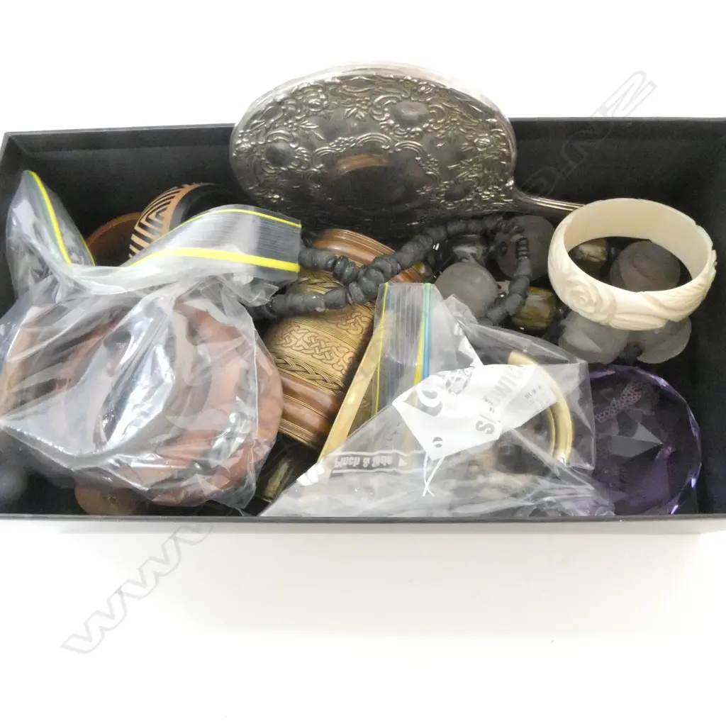 ASST COSTUME JEWELLERY, MIRROR, BONE NECKLACE, etc Image 1++