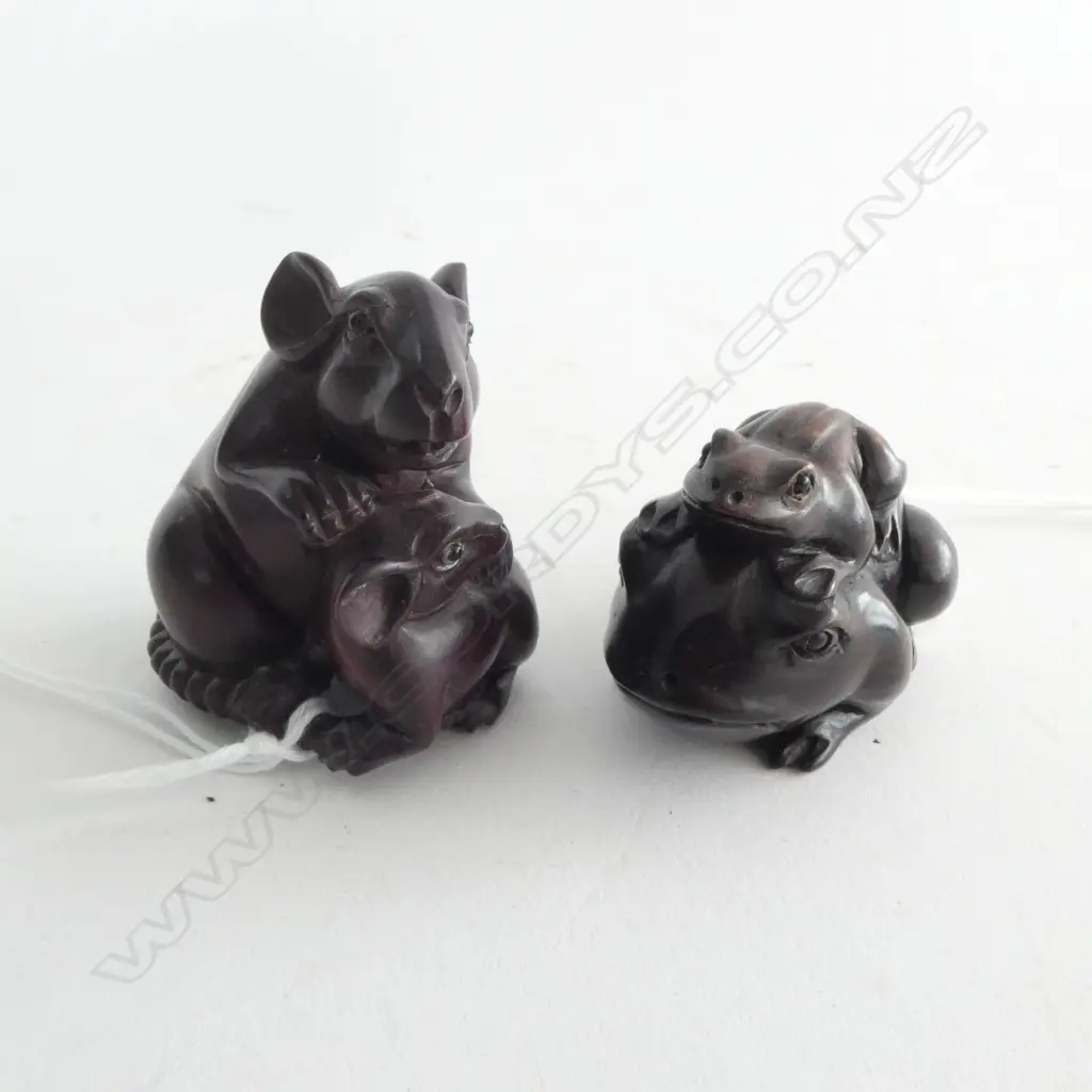 TWO CARVED ROSEWOOD NETSUKE; MOTHER & BABY RATS,MOTHER & BABY FROGS Image 1++