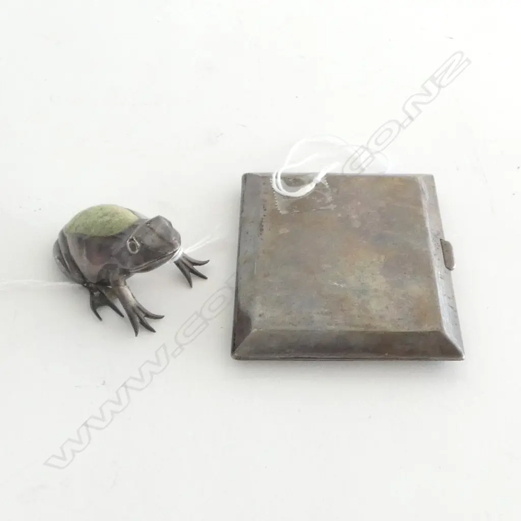 S/S CIG CASE & S/S FROG PIN CUSHION FOOT MISSING TOTAL WIEGHT 124G Image 1++