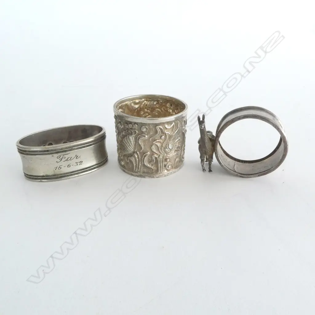 3 SILVER NAPKIN RINGS 112G Image 1++
