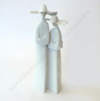 LLADRO NUNS H.330mm Image 1++
