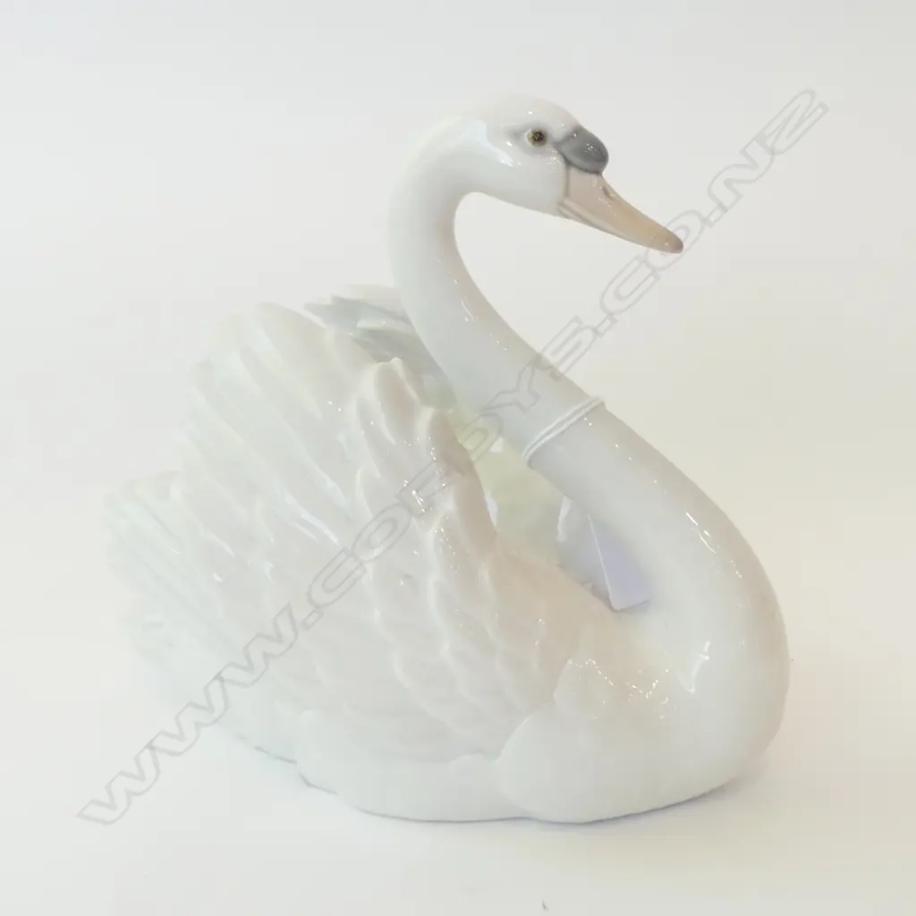 LLADRO SWAN #5231 H.175mm Image 1++