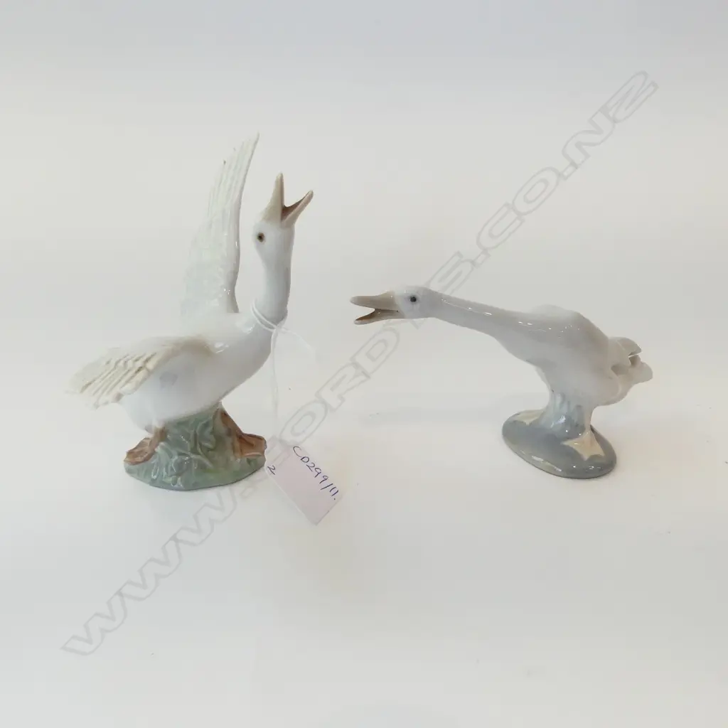 2 LLADRO GEESE H.140mm Image 1++