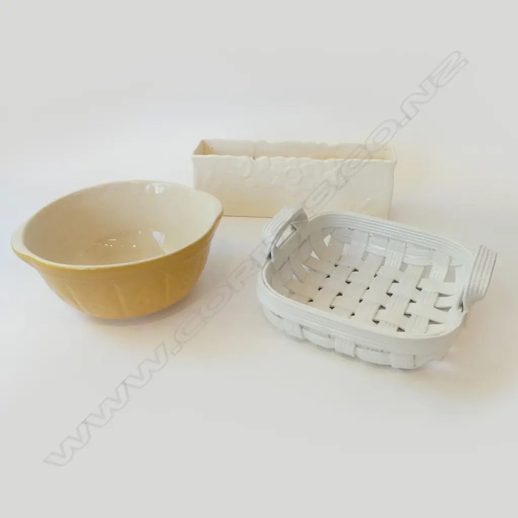 3 CERAMICS; MIXING BOWL 225mm dia, WOVEN BASKET, SPODE TROUGH VASE W.320mm CHIPS Image 1++