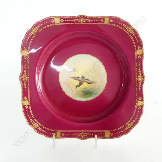 ROYAL WORCESTER HAND PAINTED PLATE painted with duck in flight signed Jas Stinton Dia.210mm